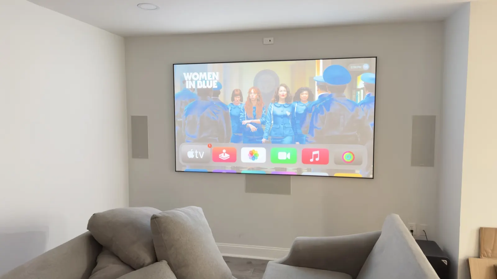 Living room TV with in-wall speakers installed by TrekTek